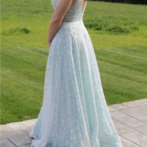 Prom dress. Never altered. Never worn, only tried on.